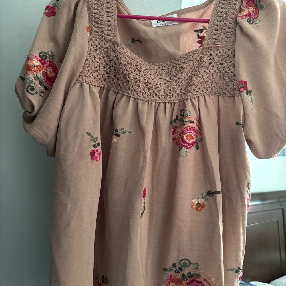 Koi Tan Floral Embroidered Blouse like new no tag